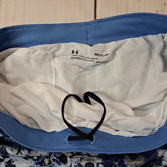 3 FOR 12 SALE NWT Under Armour Loose Fit Shorts Size Small - Picture 2 of 8